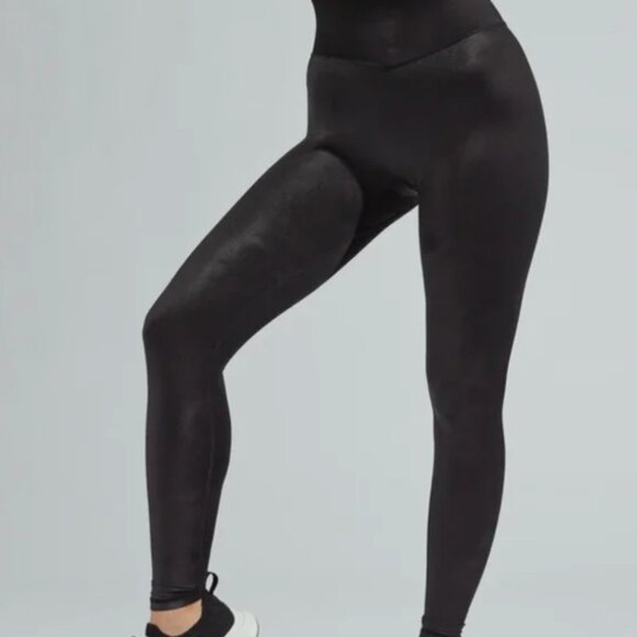 Buff Bunny Leggings - Picture 1 of 3